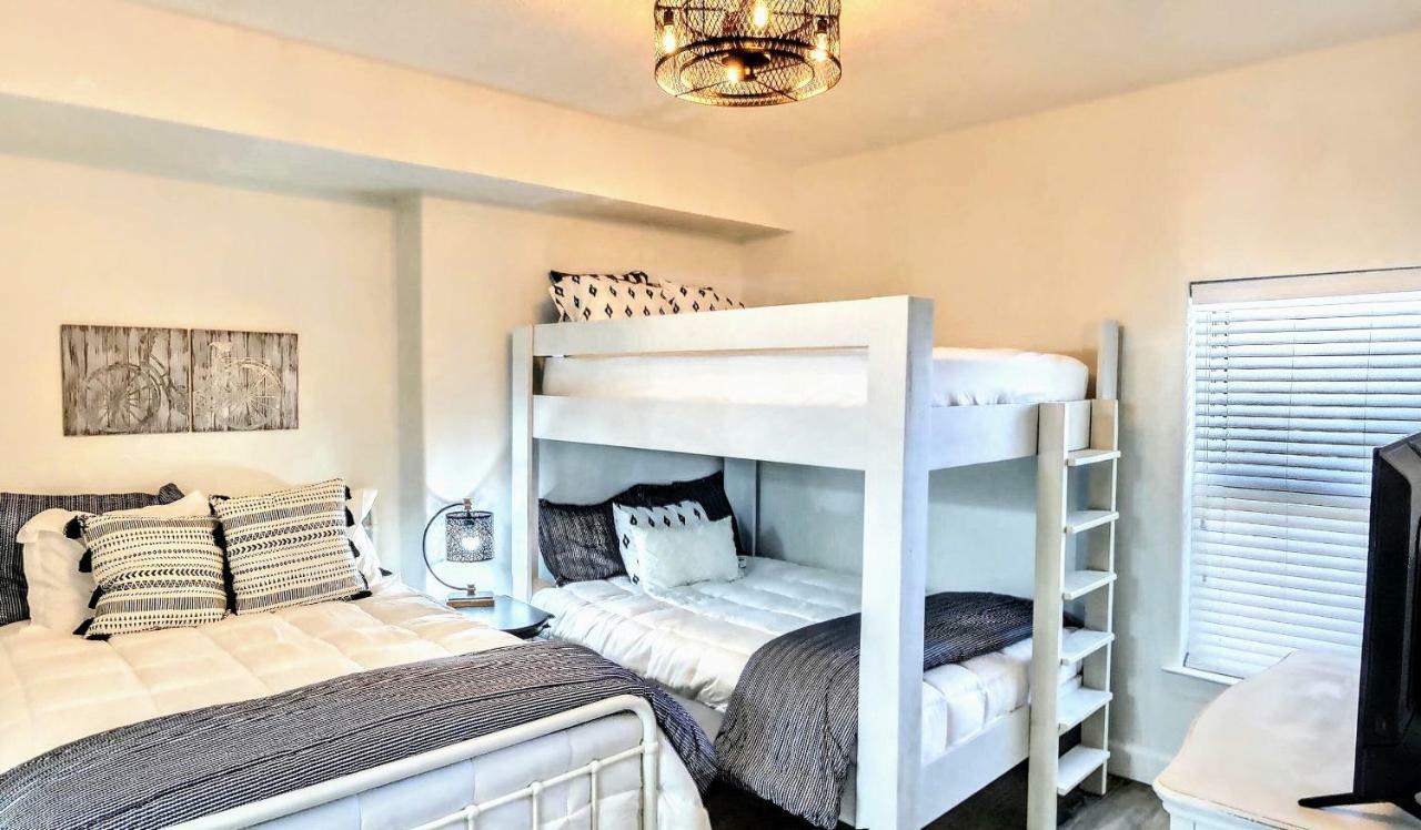 Barefoot Bliss - Beachfront Condo - Sleeps 12 Panama City Beach Kültér fotó